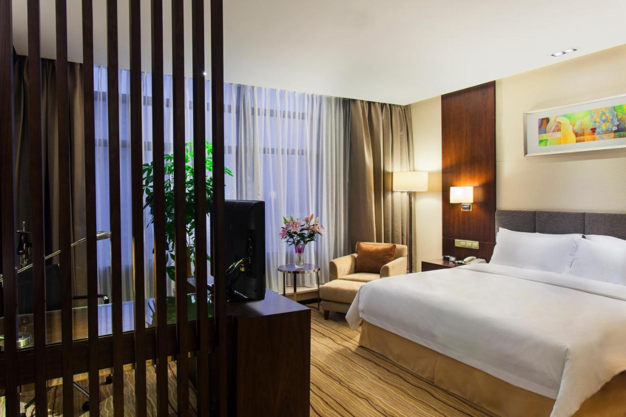 Holiday Inn Taicang City Centre By Ihg Екстер'єр фото
